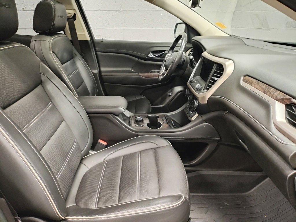 Used 2022 GMC Acadia Denali w/ Denali Ultimate Package image 7