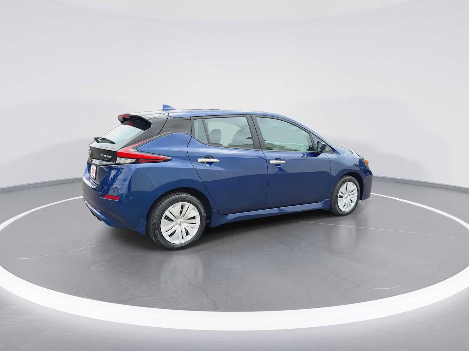 Used 2022 Nissan Leaf S FWD image 8