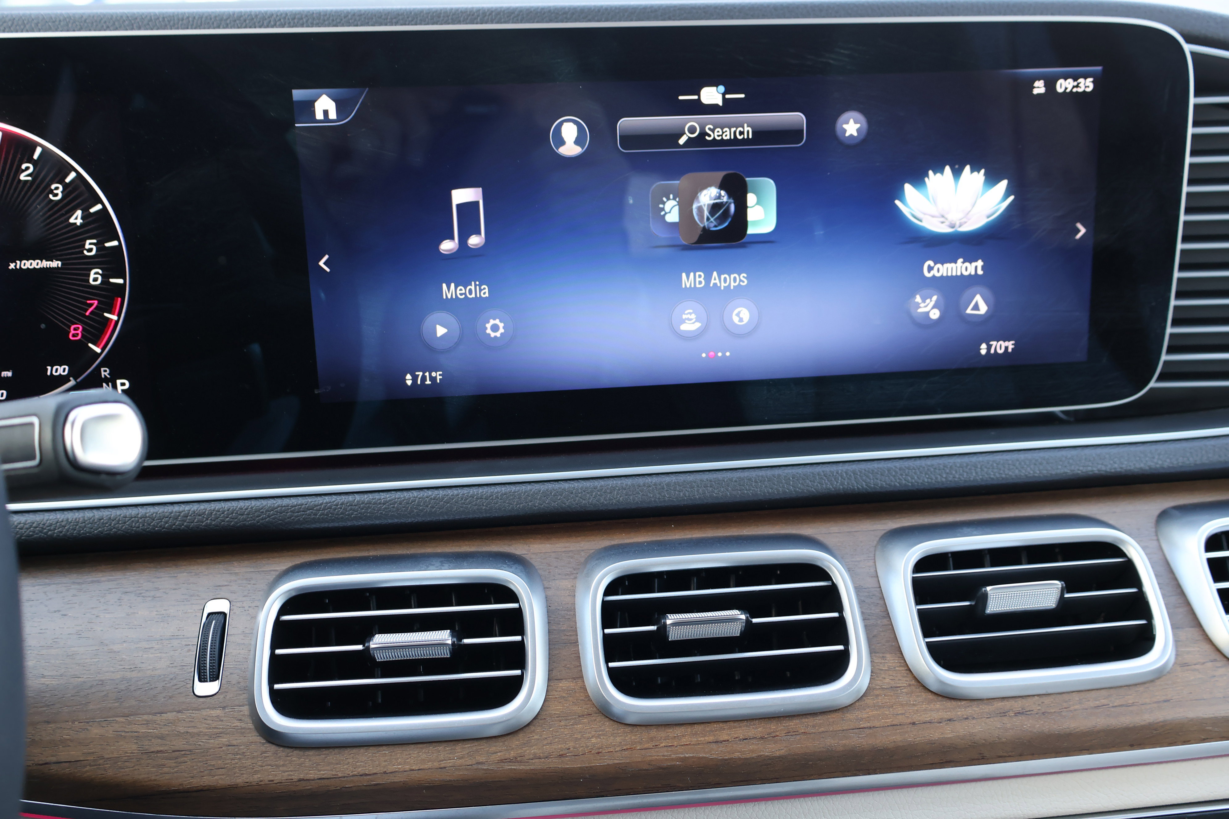 Used 2025 Mercedes-Benz GLE 450e 4MATIC image 41