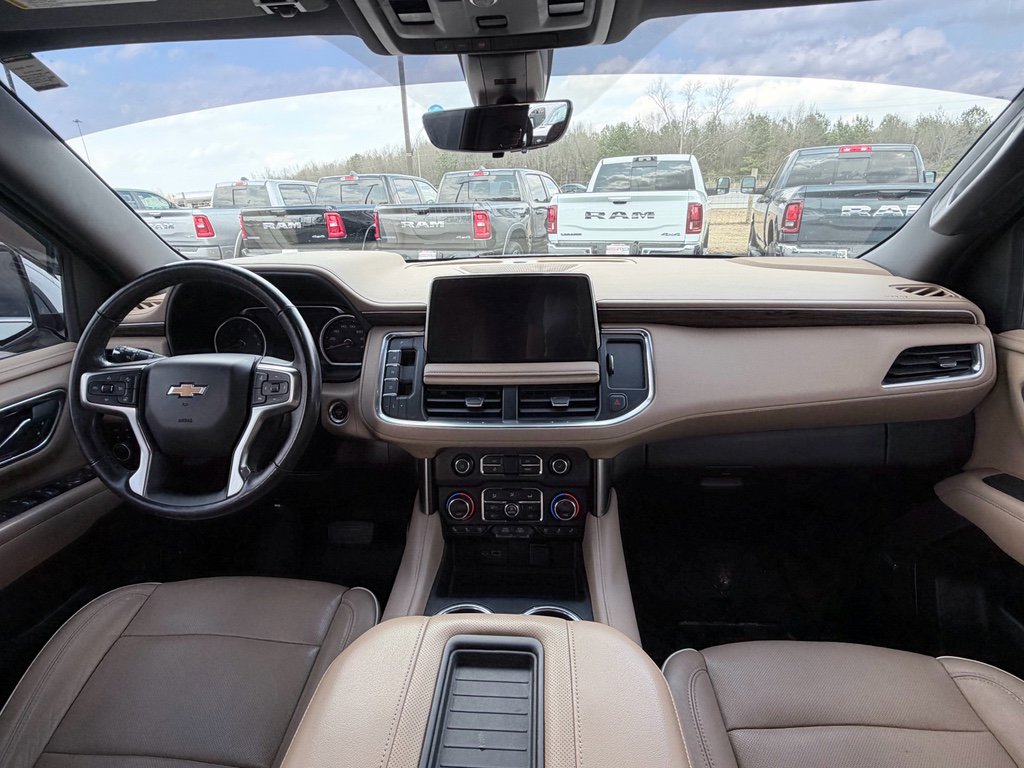 Used 2021 Chevrolet Suburban Premier w/ Premium Package image 21