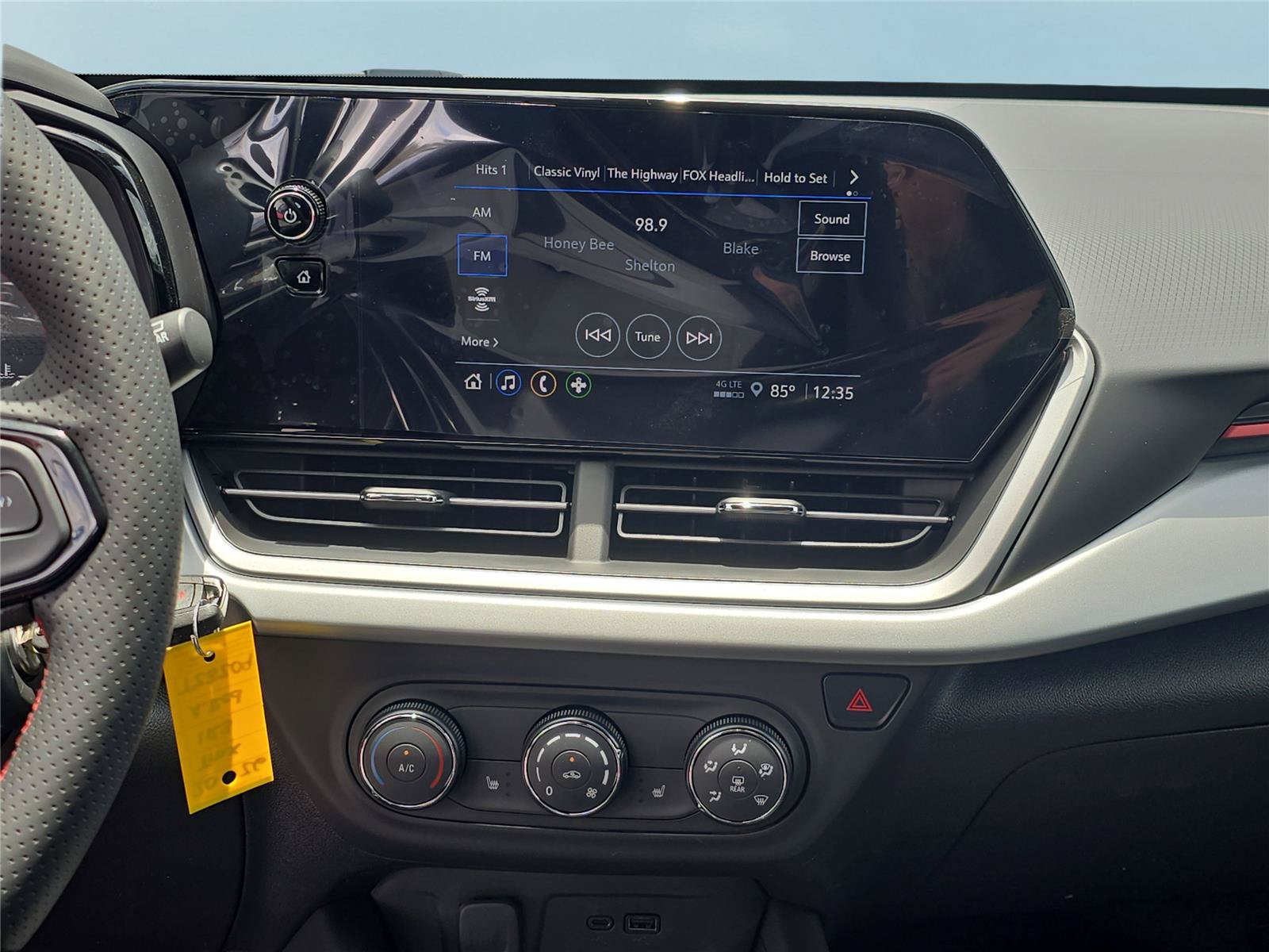 New 2026 Chevrolet Trax RS w/ Sunroof Package FWD image 27