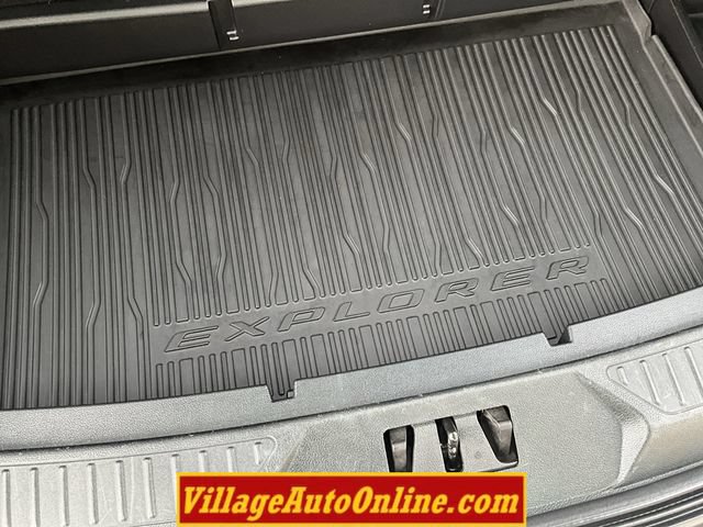 Used 2020 Ford Explorer XLT w/ Comfort Package AWD/4WD image 39