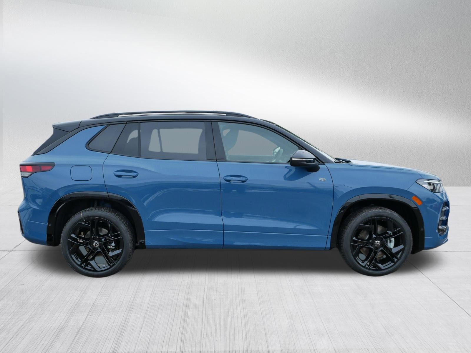 New 2026 Volkswagen Tiguan SE R-Line video 2