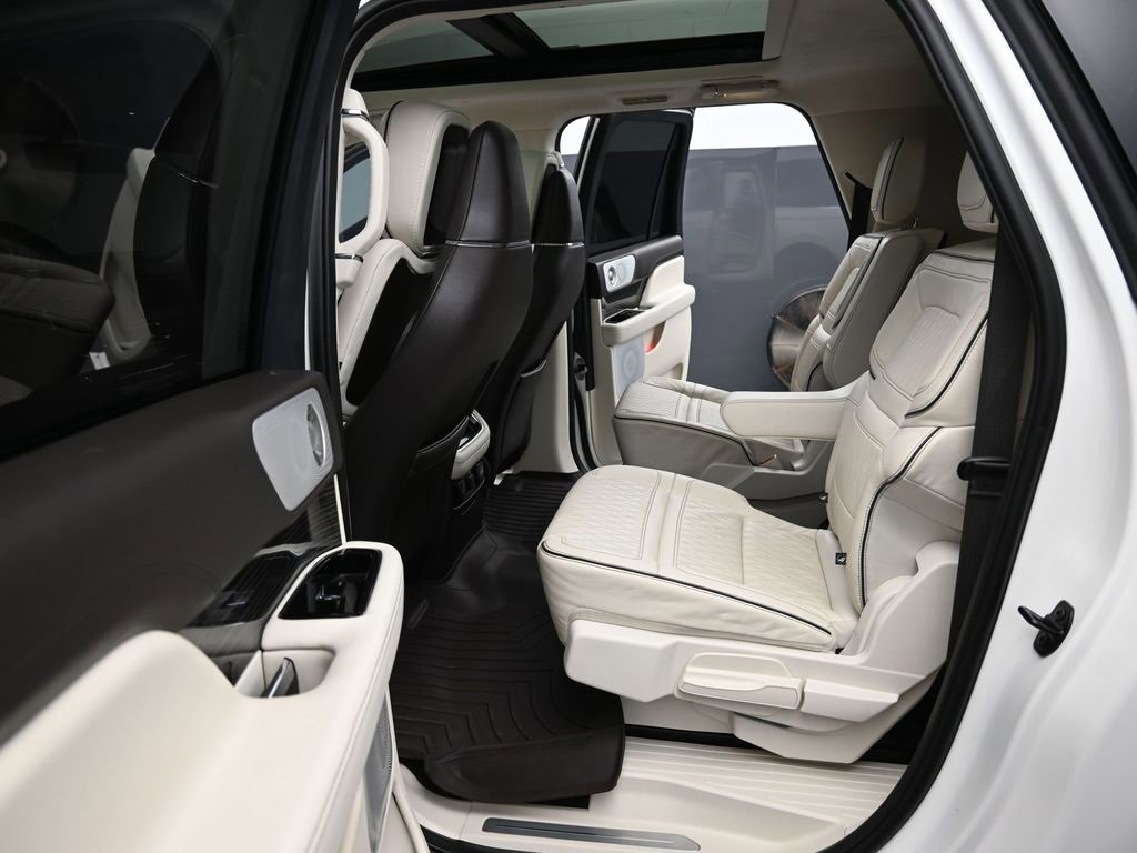 Used 2024 Lincoln Navigator L Black Label image 15