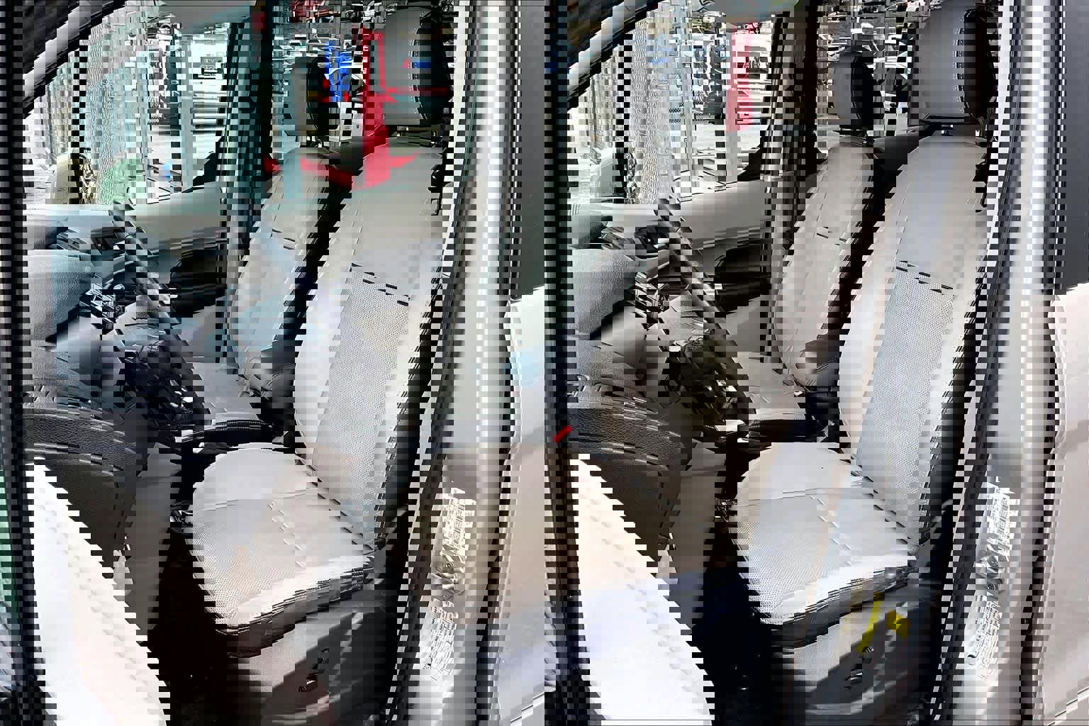 Used 2016 Ford Transit Connect Titanium image 7