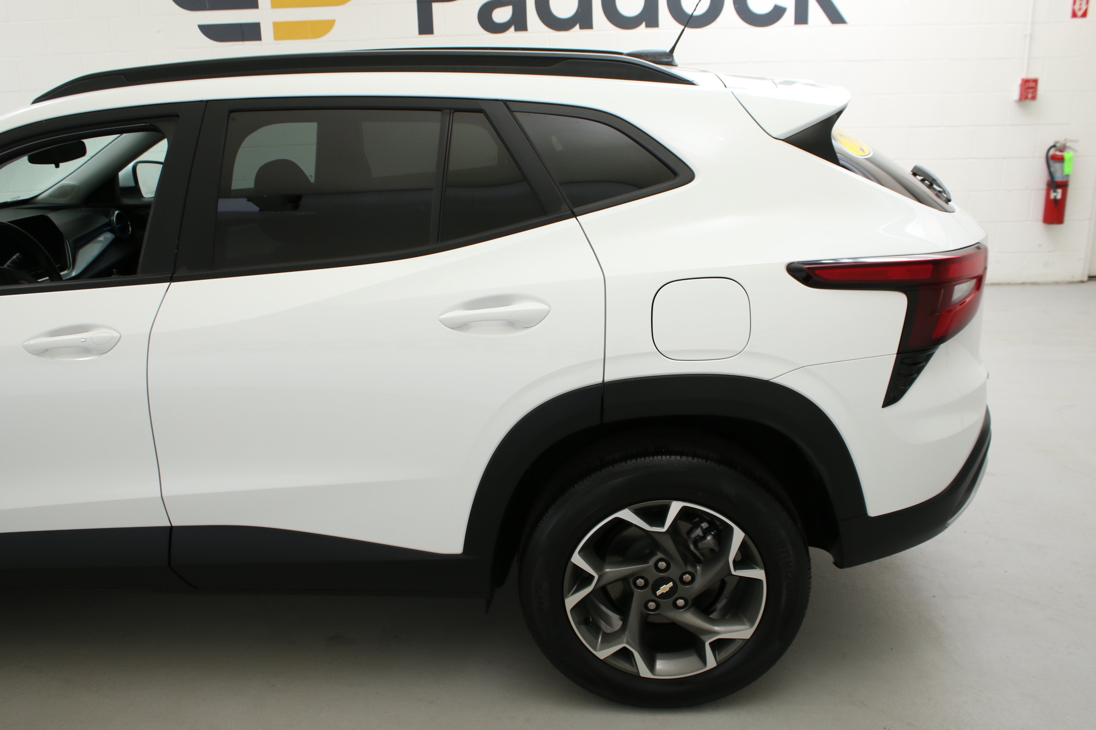 Used 2024 Chevrolet Trax LT w/ LT Convenience Package FWD image 24