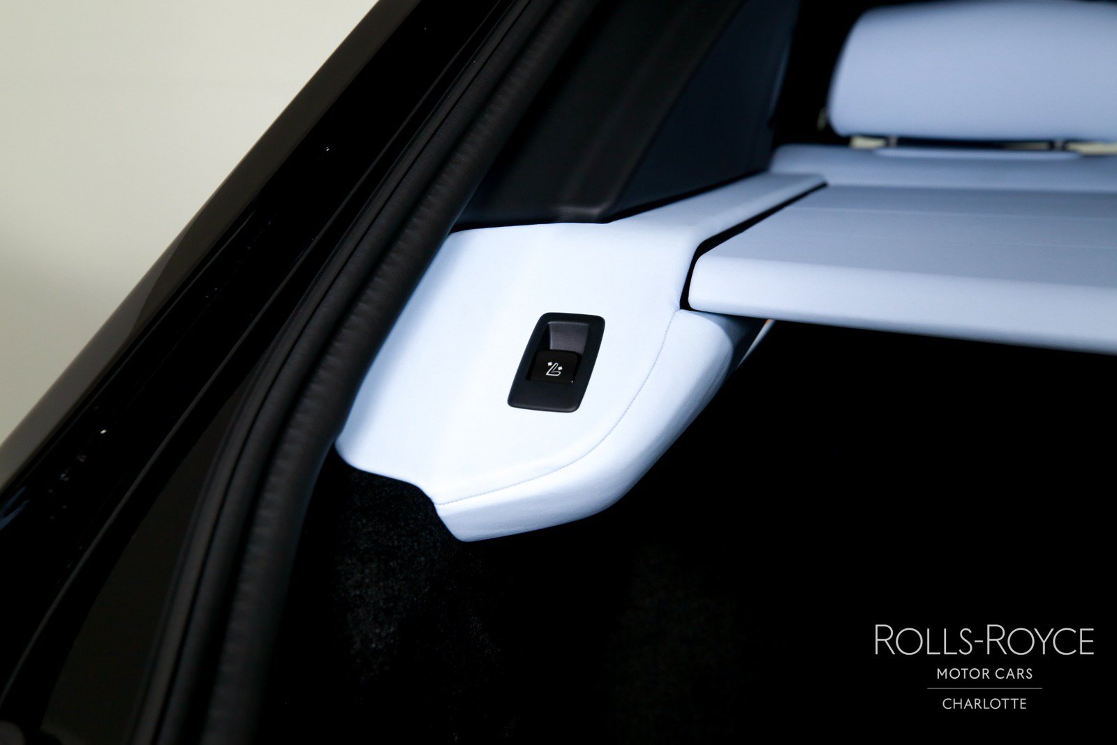 New 2027 Rolls-Royce Cullinan Black Badge AWD/4WD image 27