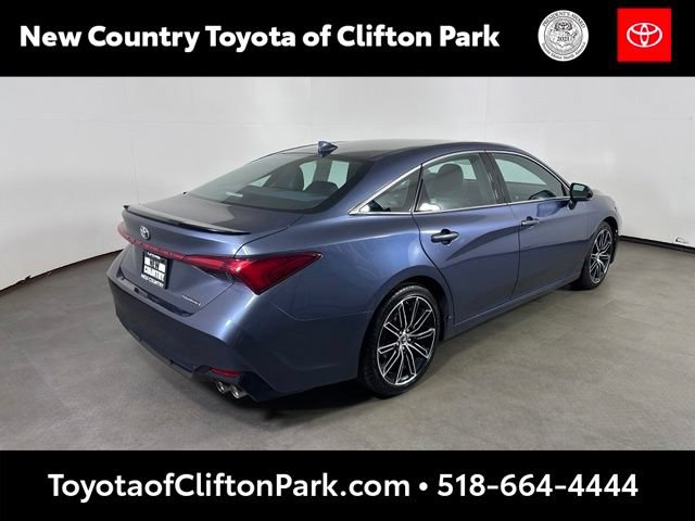 Used 2019 Toyota Avalon Touring FWD image 3