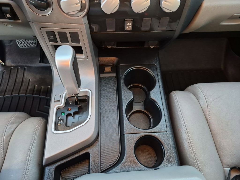 Used 2013 Toyota Tundra 4x4 CrewMax w/ Tow Pkg image 41