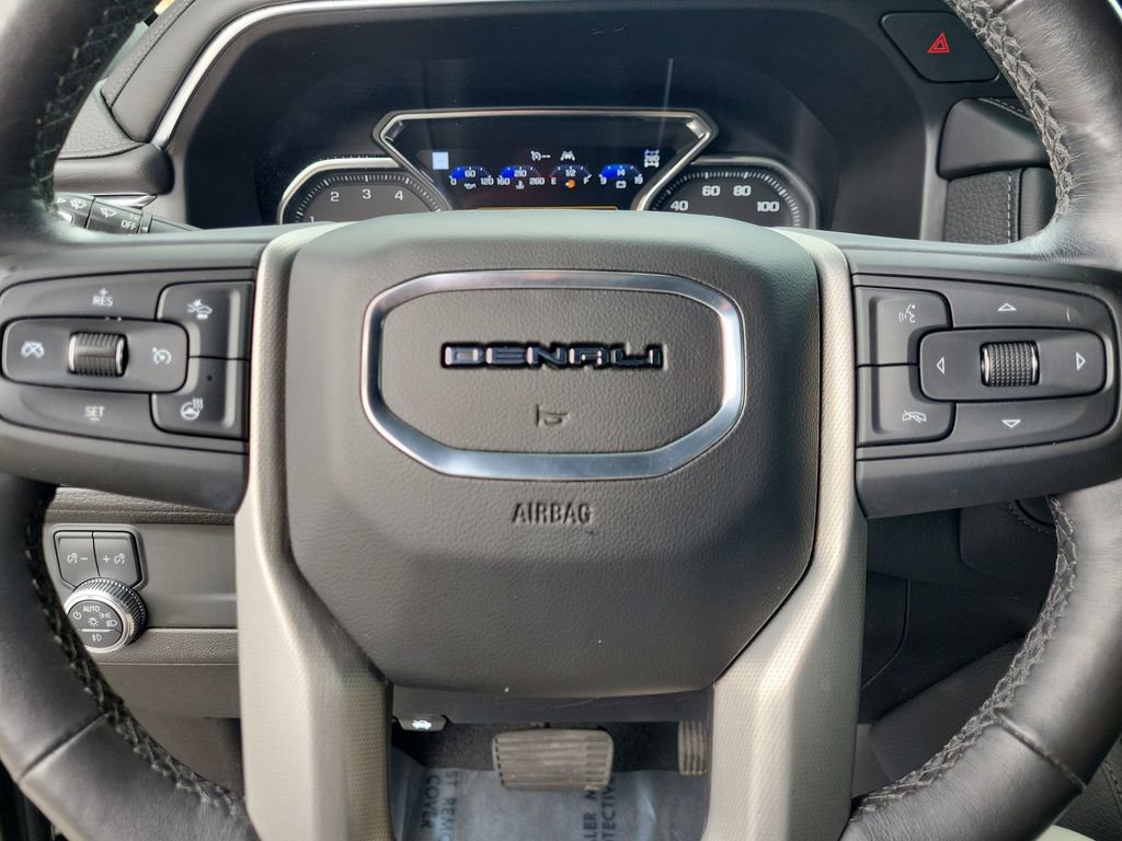 Used 2021 GMC Yukon Denali w/ Denali Premium Package image 18