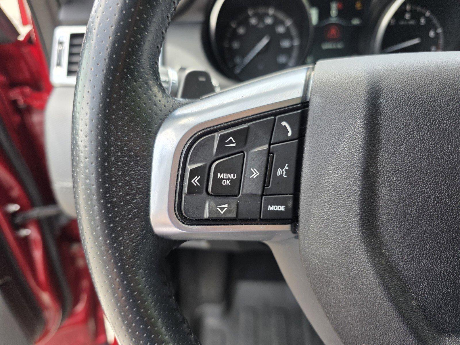 Used 2017 Land Rover Discovery Sport HSE Luxury image 19