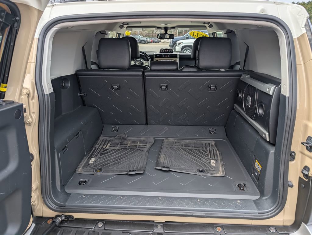 Used 2013 Toyota FJ Cruiser 4WD w/ Upgrade Pkg image 13