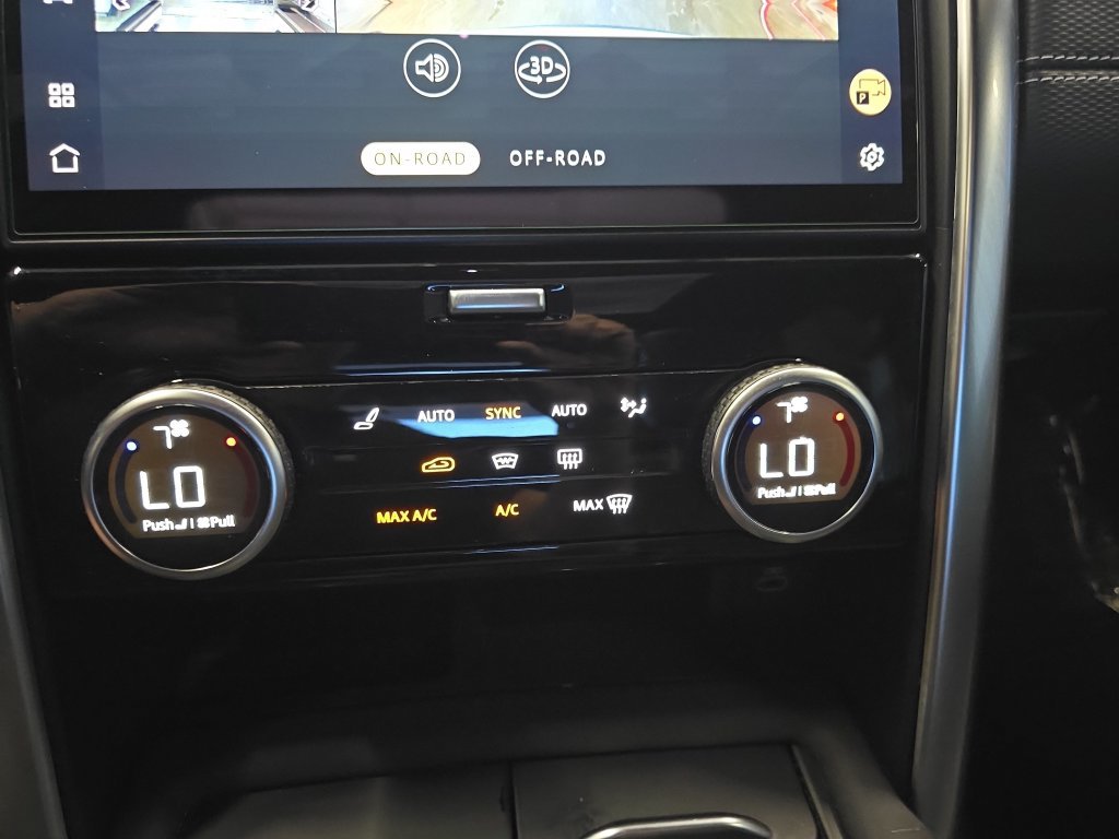 Certified 2024 Land Rover Discovery Dynamic SE AWD/4WD image 28