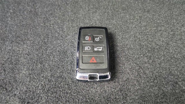 Used 2025 Jaguar F-PACE R-Dynamic S image 60