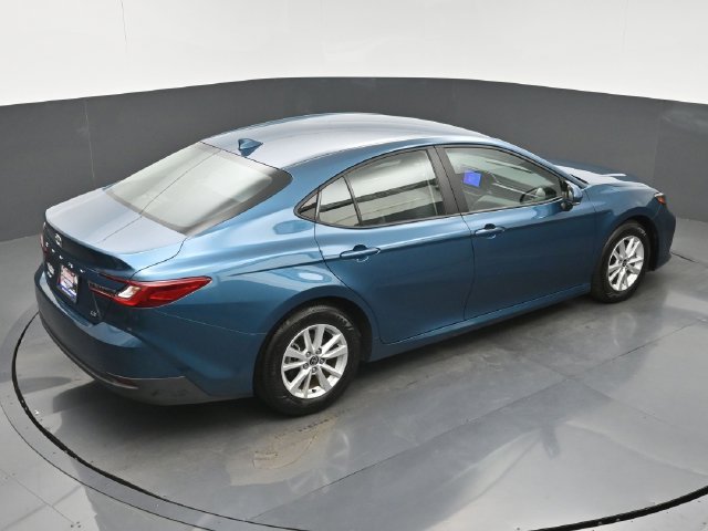 Used 2025 Toyota Camry LE FWD image 33