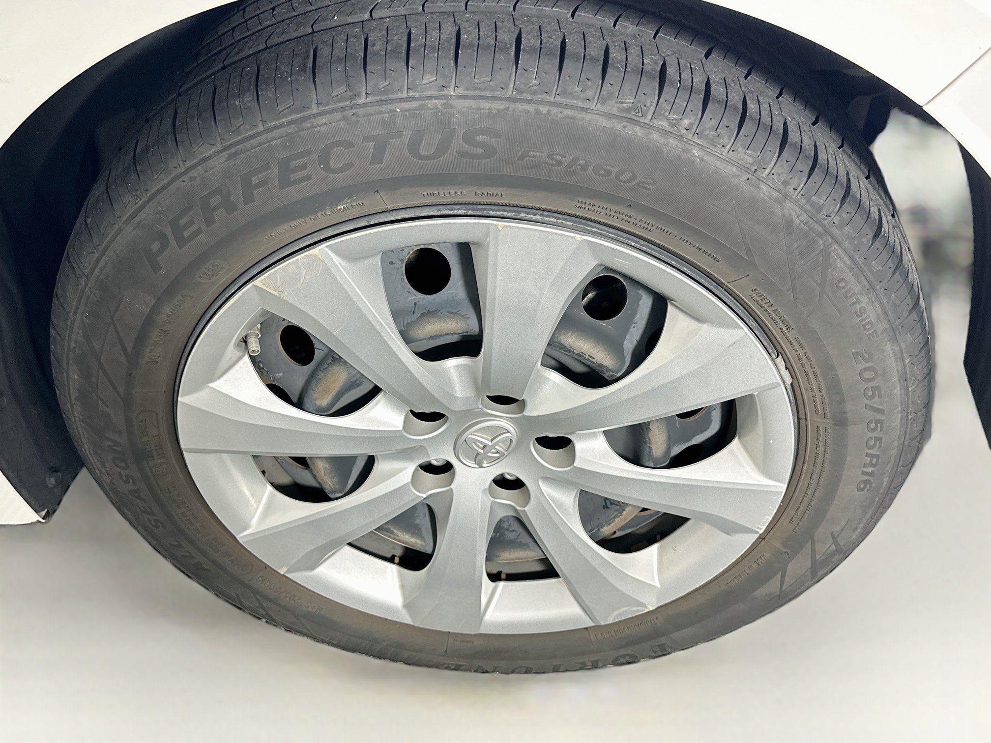 Used 2022 Toyota Corolla LE FWD image 11