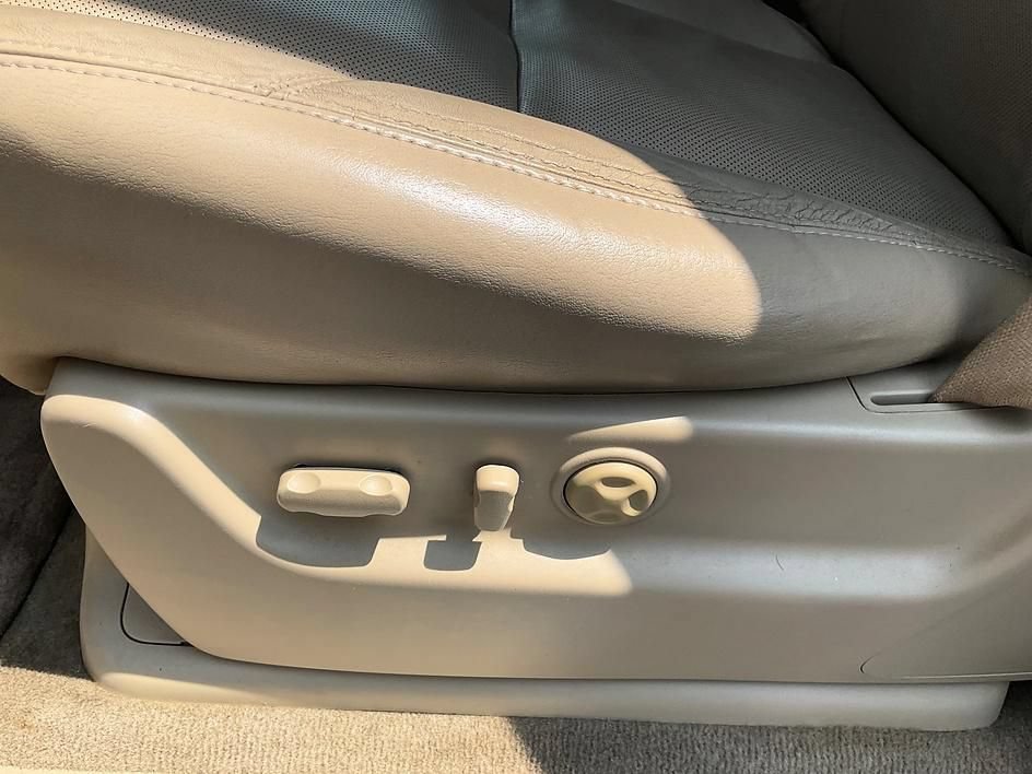Used 2009 Cadillac Escalade AWD image 16