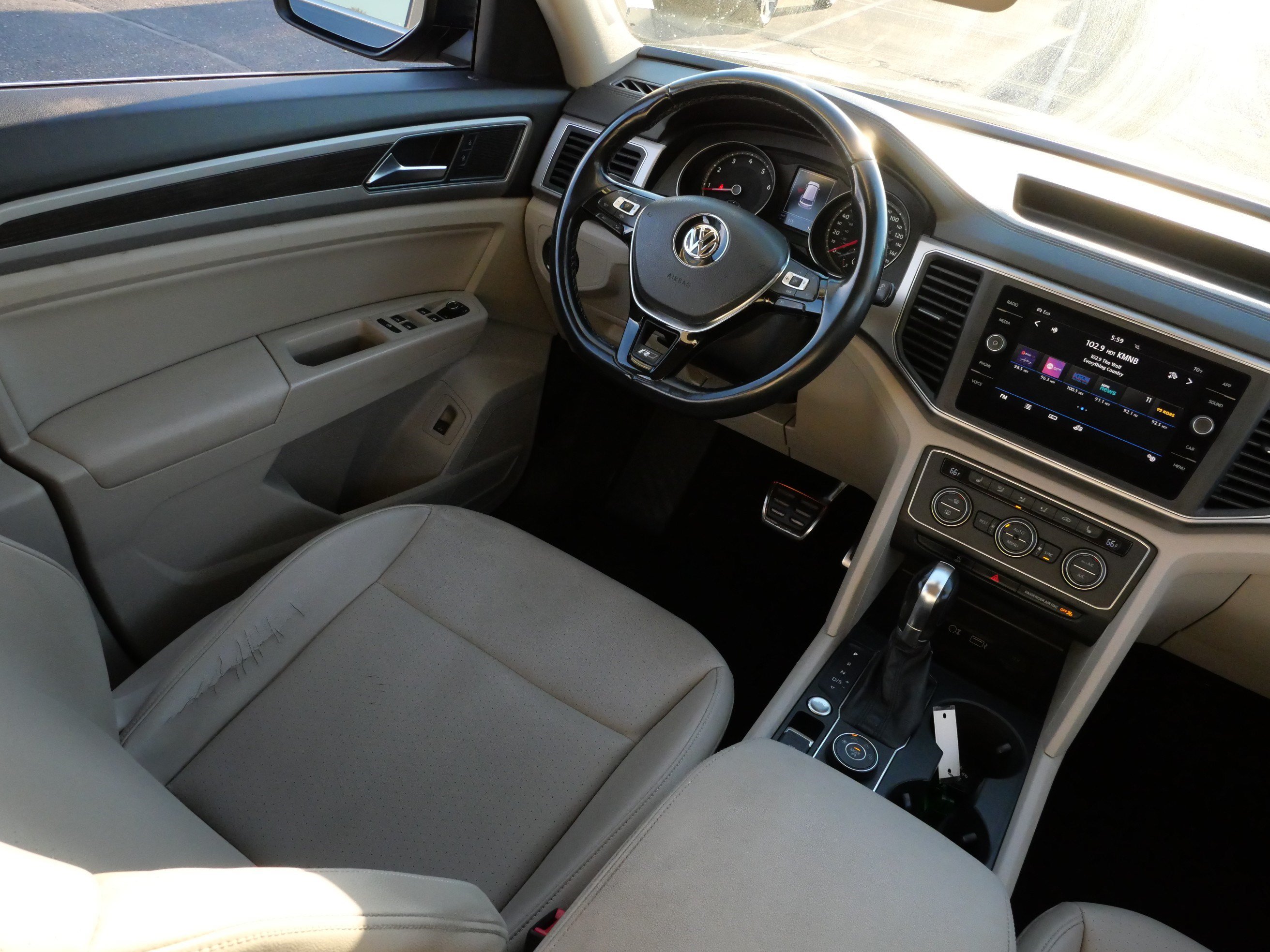 Used 2019 Volkswagen Atlas SE w/ Towing Package AWD/4WD image 9