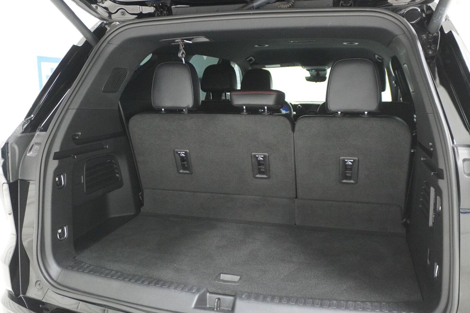 Used 2026 Chevrolet Traverse RS FWD image 38