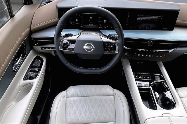 Certified 2025 Nissan Murano Platinum w/ Cargo Package image 5