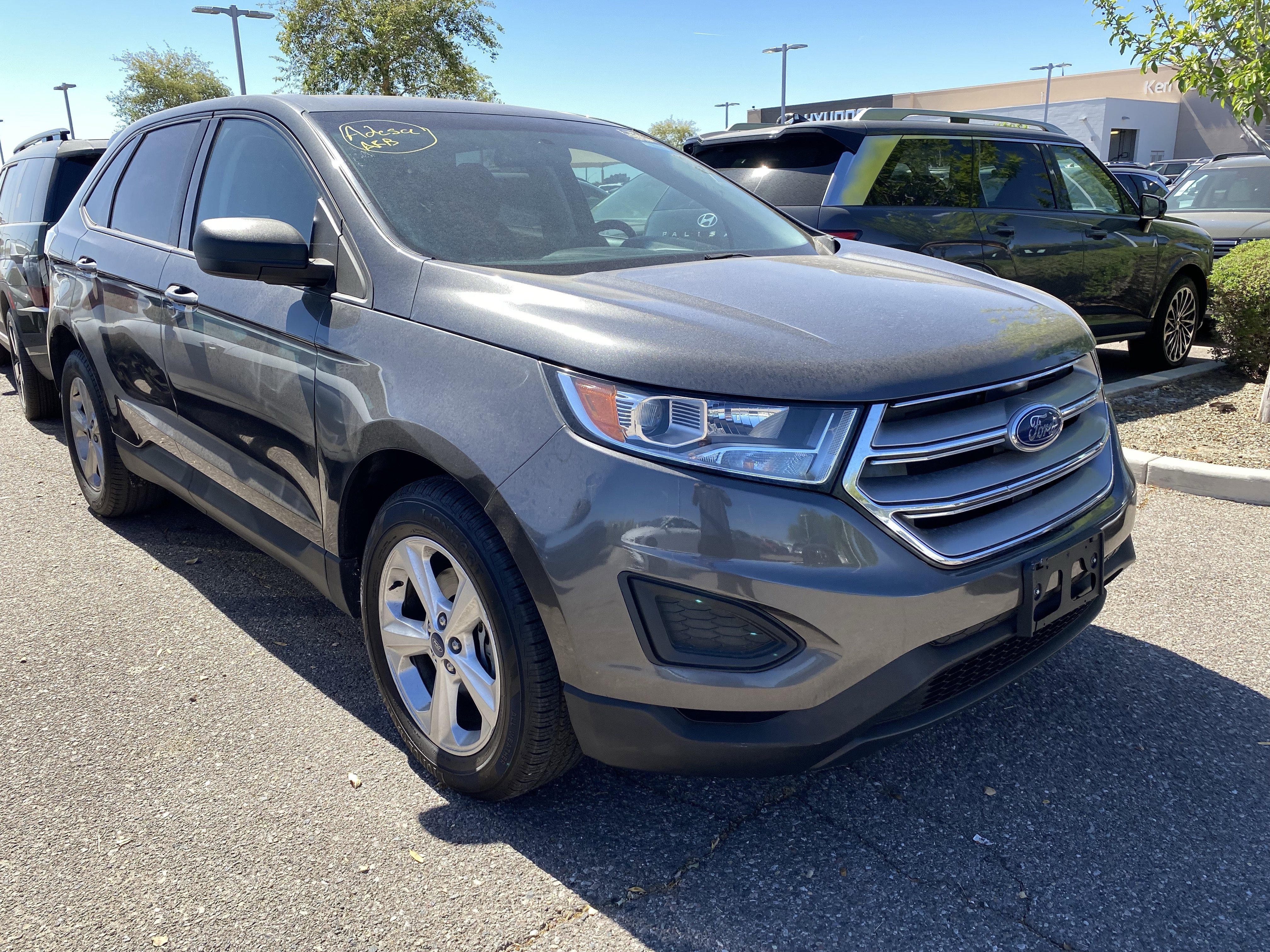 Used 2018 Ford Edge SE image 5
