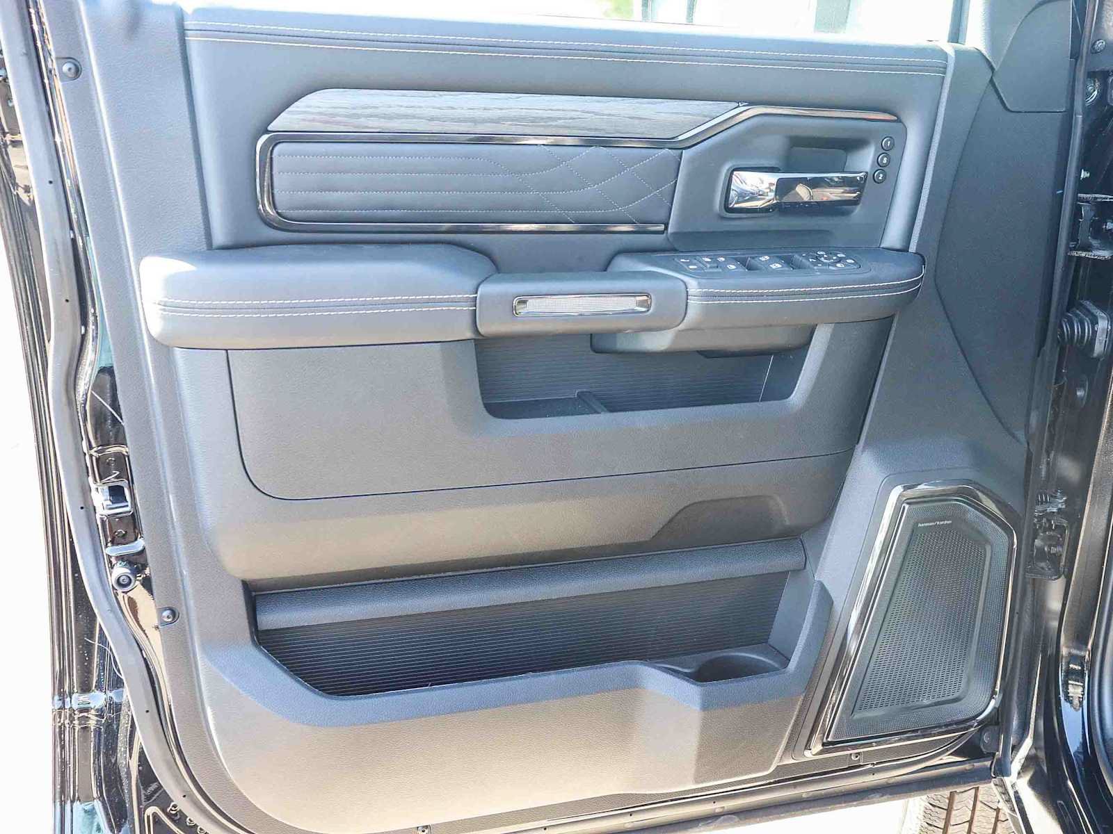 New 2026 RAM 3500 Limited AWD/4WD image 19