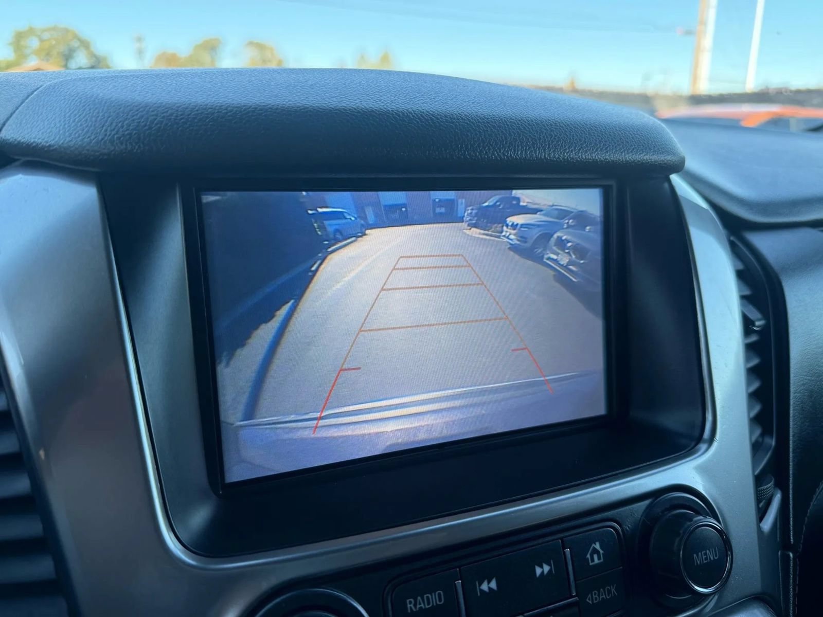 Used 2018 Chevrolet Suburban Premier AWD/4WD image 19