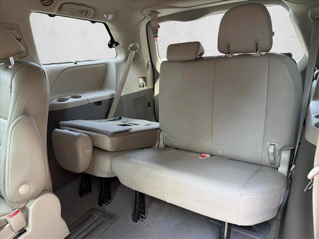 Used 2020 Toyota Sienna XLE Premium w/ Protection Package FWD image 27
