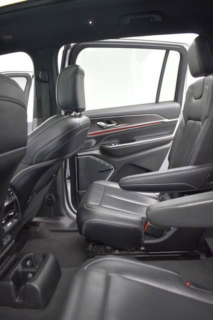 Used 2023 Jeep Grand Cherokee L Overland image 8