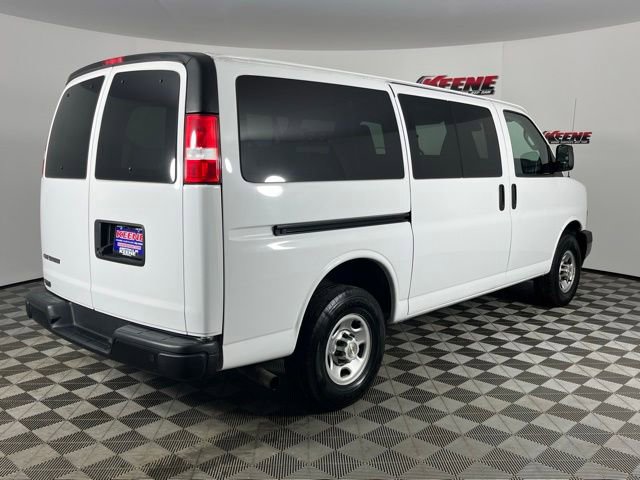 Used 2022 Chevrolet Express 3500 LS RWD image 3