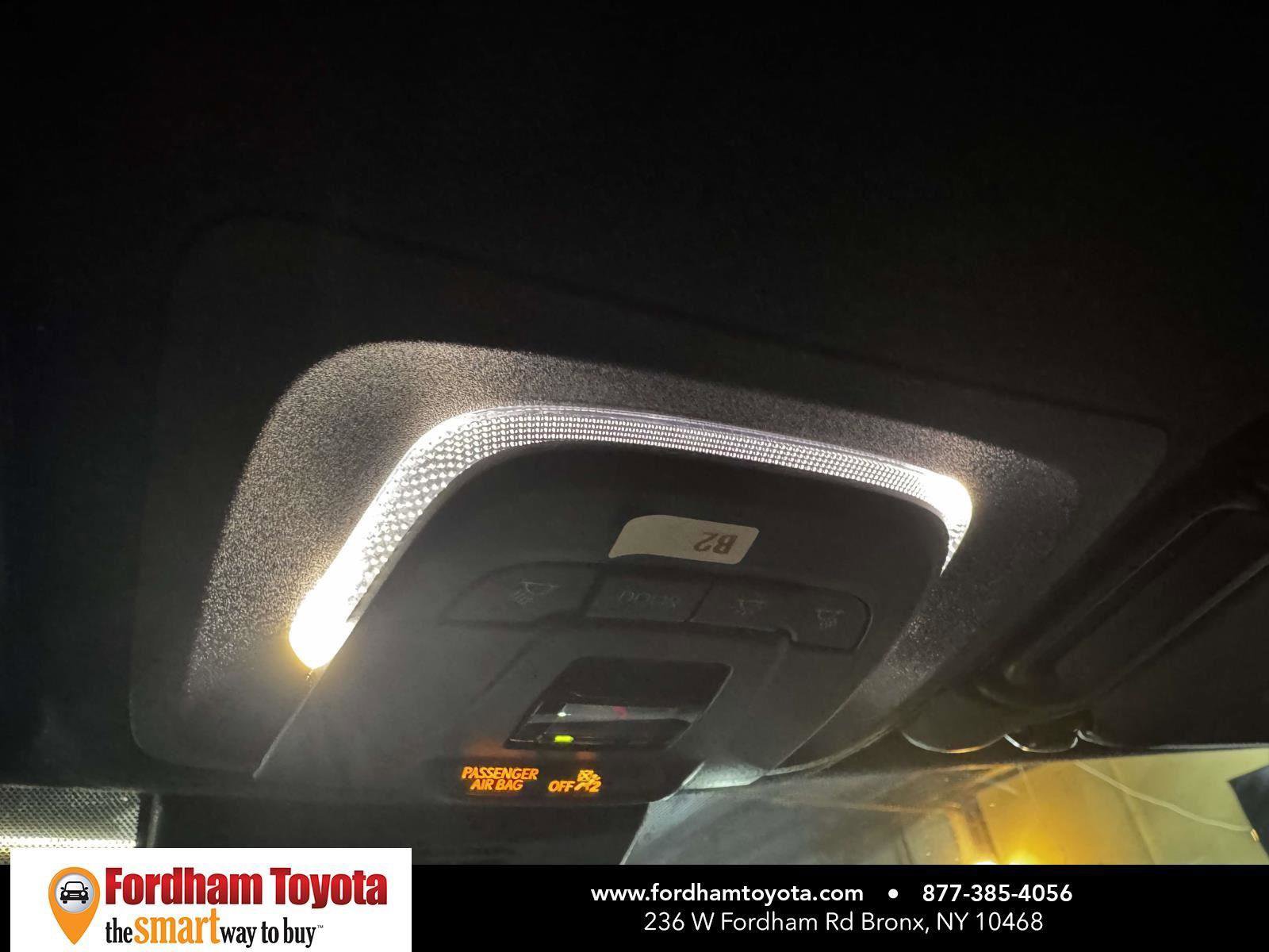 Used 2023 Toyota Corolla SE FWD image 29