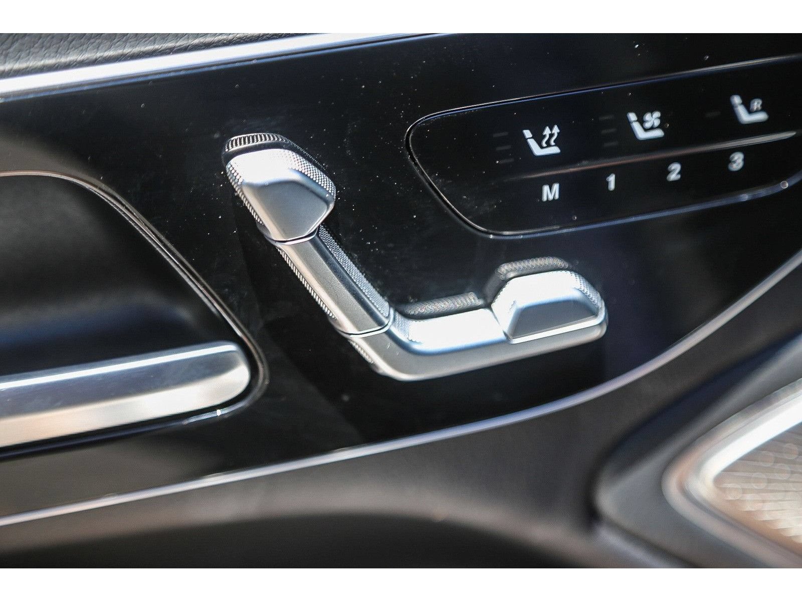 Used 2022 Mercedes-Benz EQS 580 4MATIC Sedan image 20