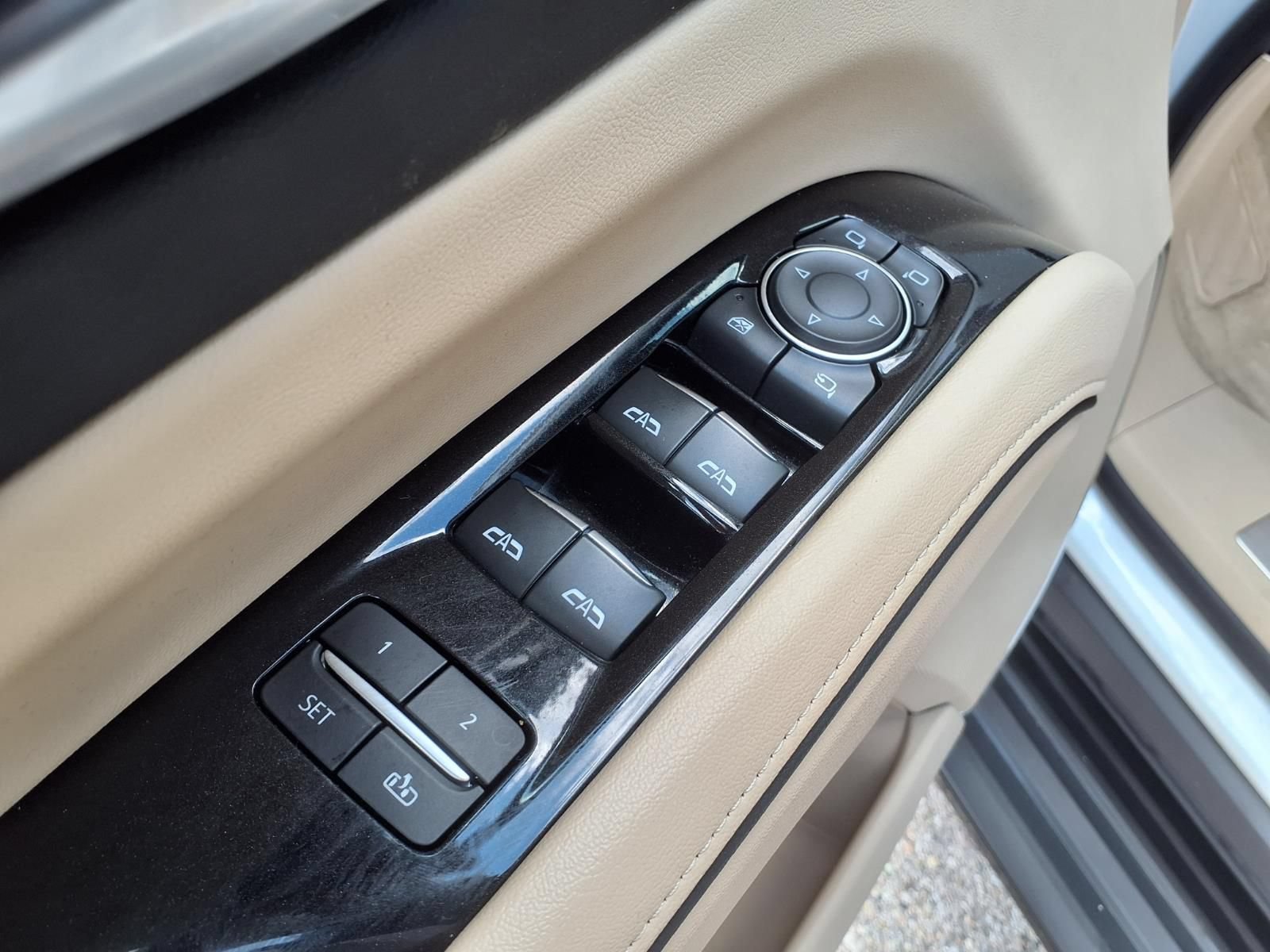Used 2024 Cadillac Escalade Premium Luxury w/ LPO, Floor Liner Package AWD/4WD image 16