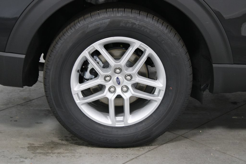 New 2026 Ford Explorer Active RWD image 12