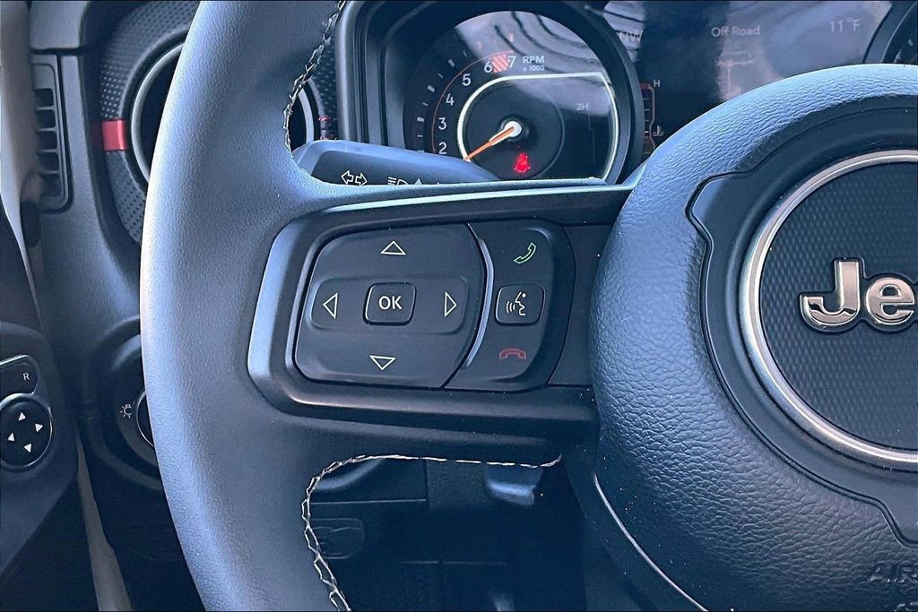 Used 2025 Jeep Wrangler Unlimited Rubicon AWD/4WD image 23