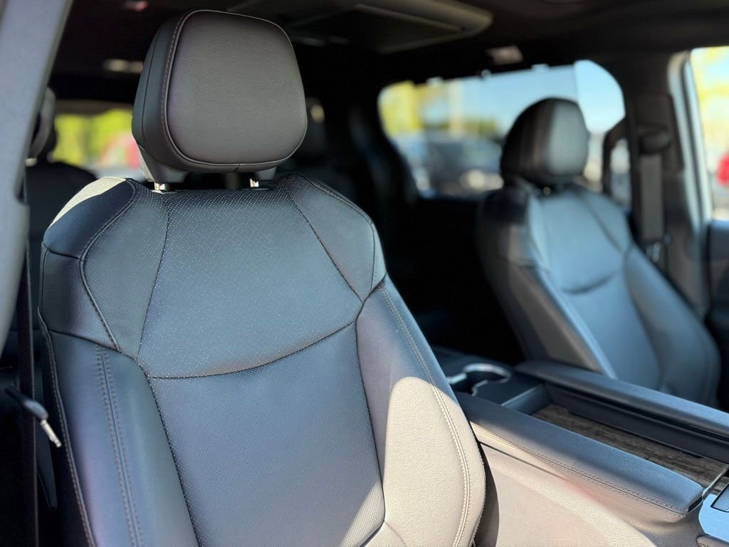 Used 2025 Toyota Sienna Platinum image 22