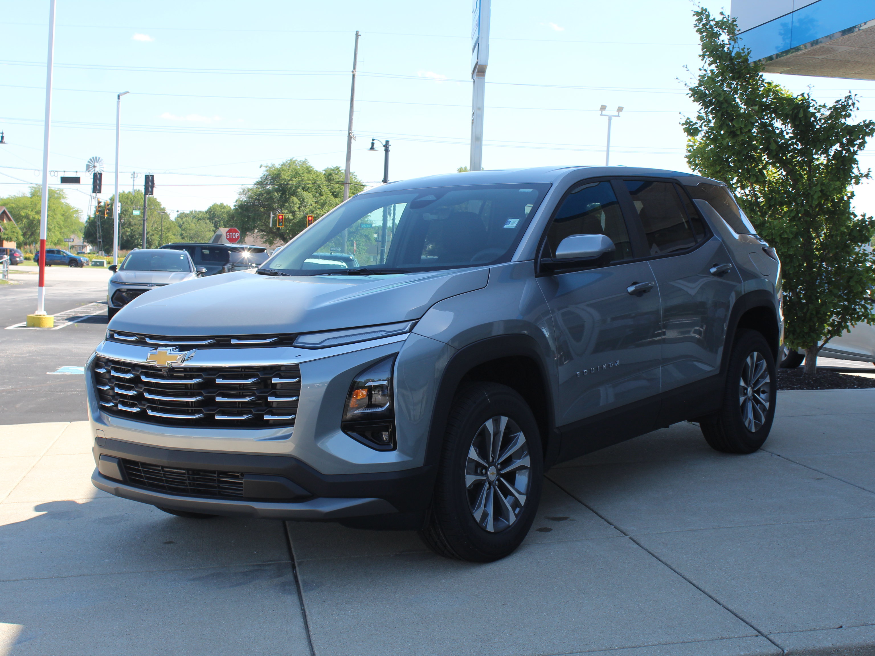 New 2026 Chevrolet Equinox LT w/ Safety and Technology Package FWD image 7