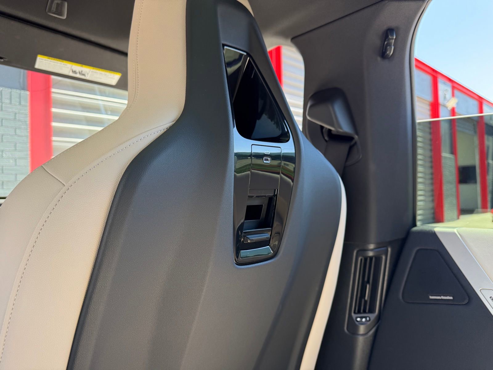 Used 2024 BMW iX xDrive50 w/ Premium Package image 21