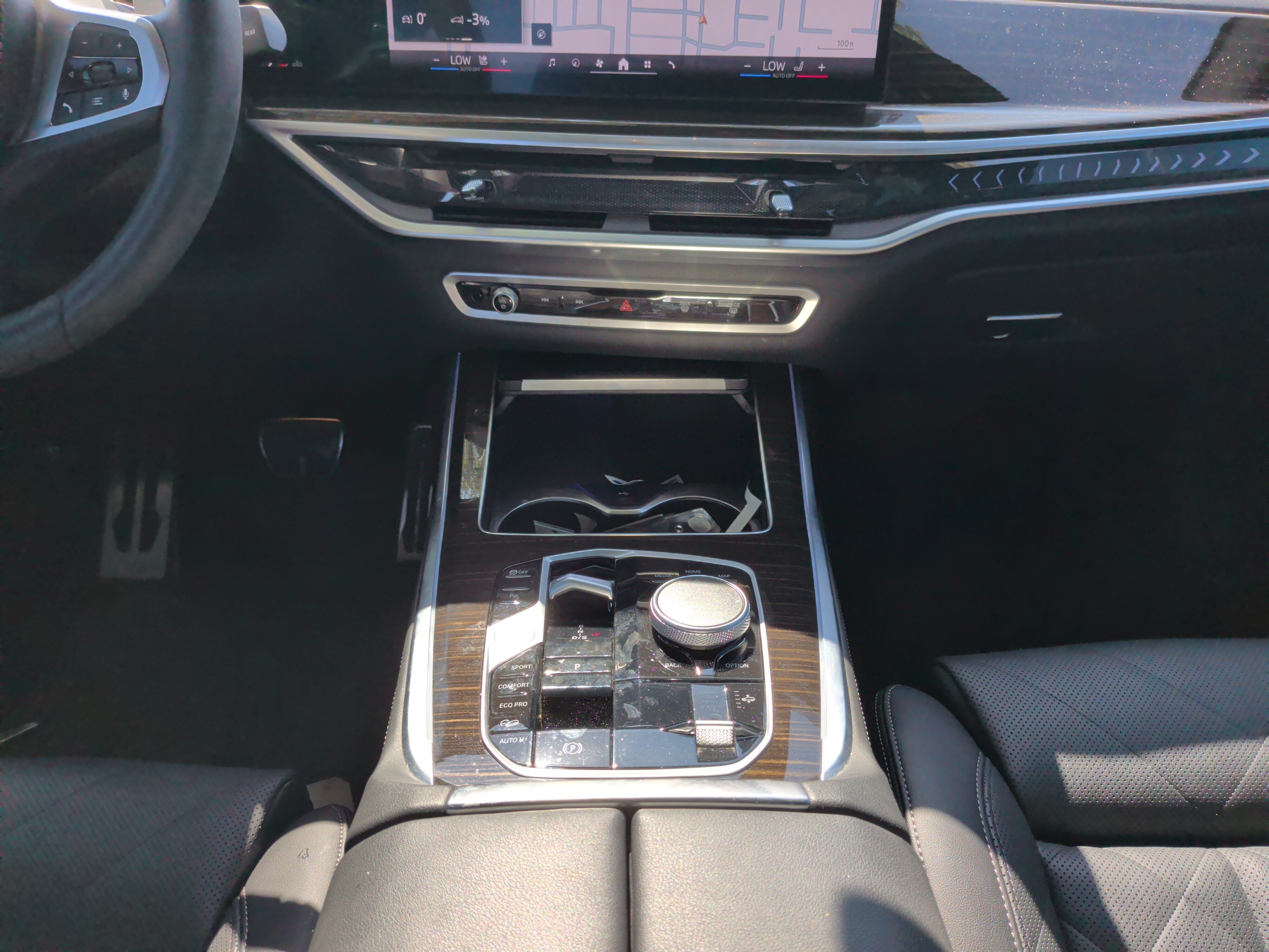 Used 2024 BMW X7 xDrive40i w/ M Sport Package AWD/4WD image 28