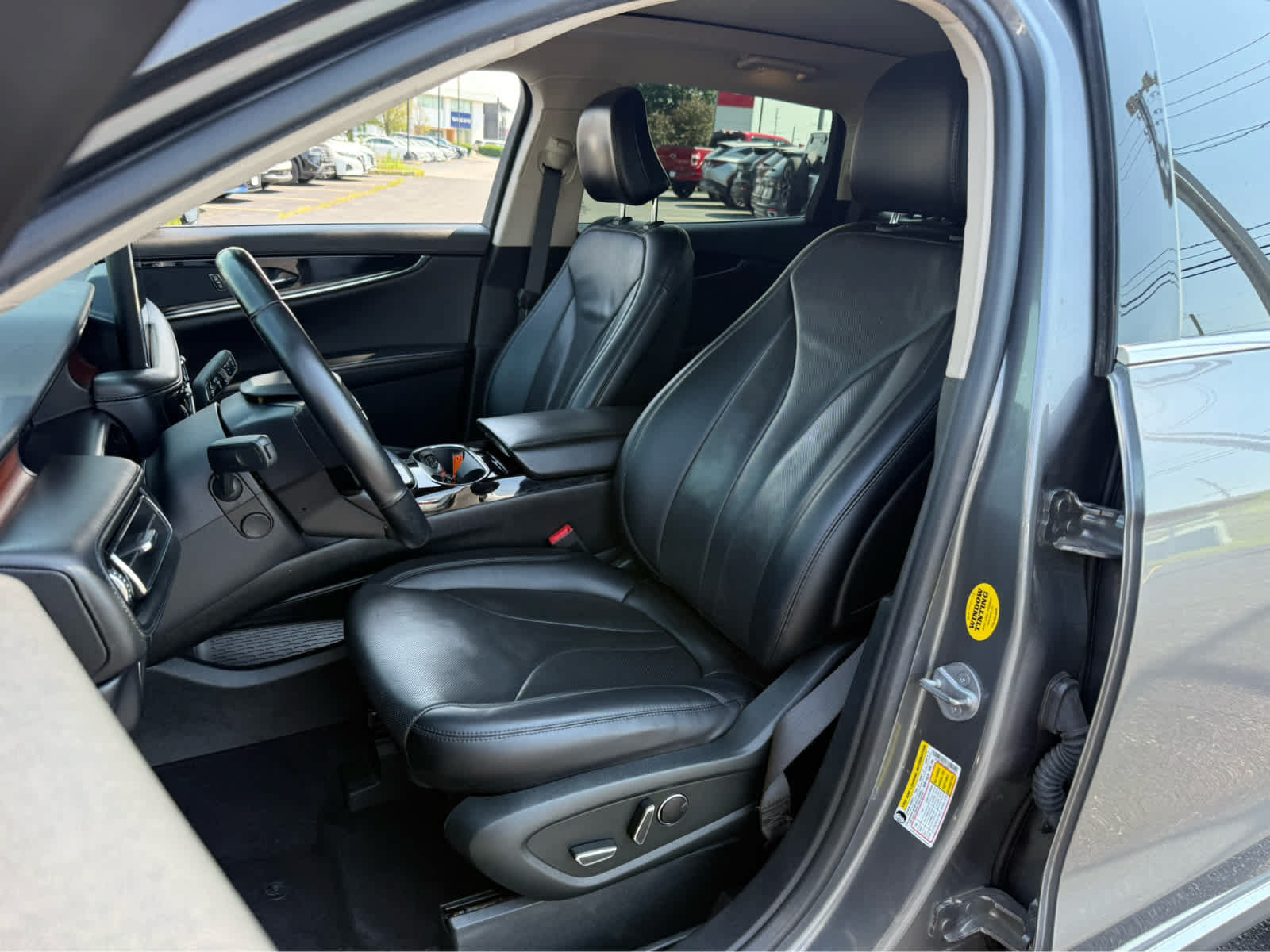 Used 2022 Lincoln Nautilus Reserve w/ Monochromatic Package AWD/4WD image 11