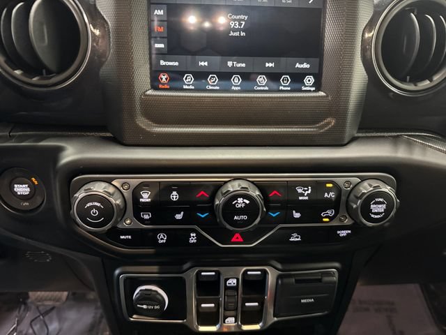 Used 2023 Jeep Wrangler Unlimited Sport AWD/4WD image 3