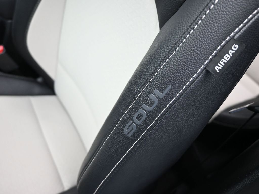 Used 2024 Kia Soul GT-Line image 25