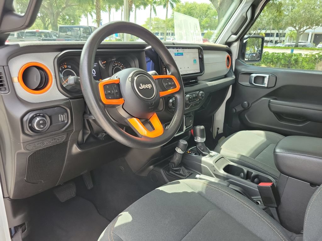 Used 2024 Jeep Gladiator Sport AWD/4WD image 12