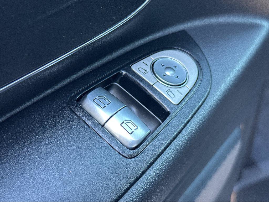Used 2016 Mercedes-Benz Metris Passenger image 31