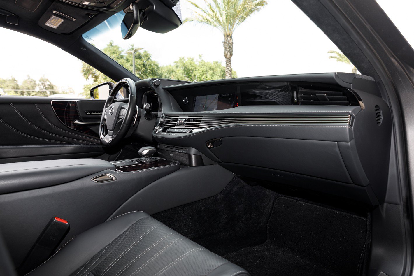 Used 2020 Lexus LS 500 w/ Interior Upgrade Package RWD image 40