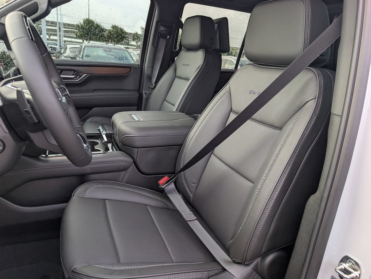 New 2026 GMC Yukon Denali w/ Advanced Technology Package RWD image 17