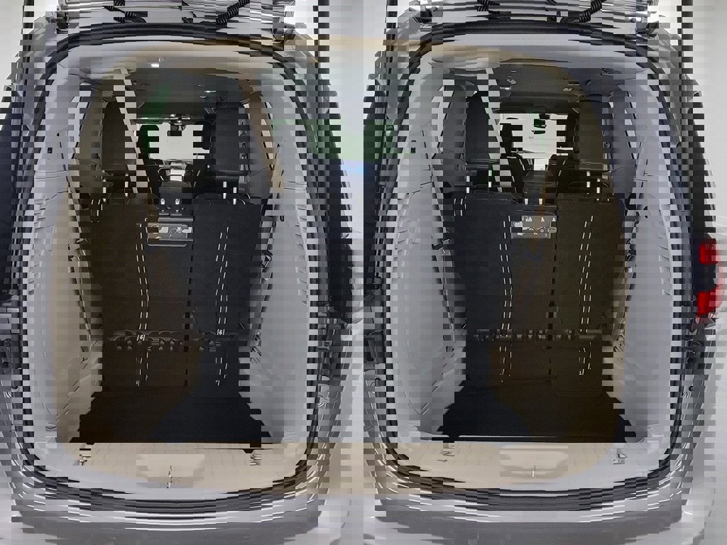 Used 2021 Chrysler Pacifica Touring-L image 30