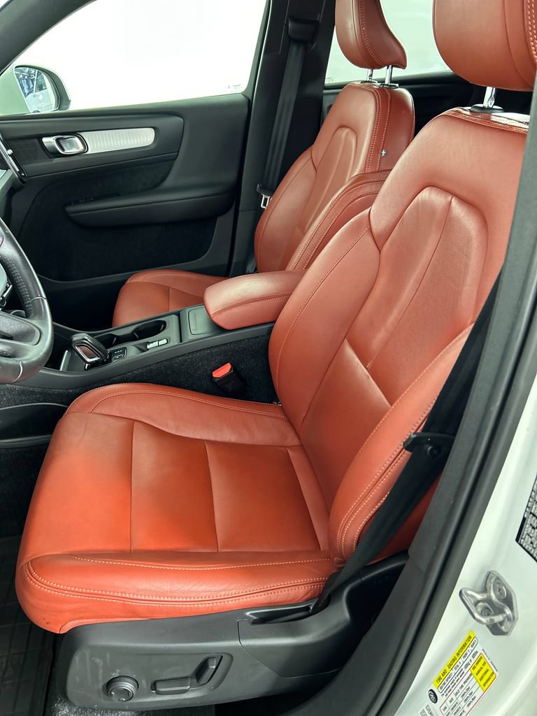 Used 2019 Volvo XC40 T5 Momentum AWD/4WD image 11