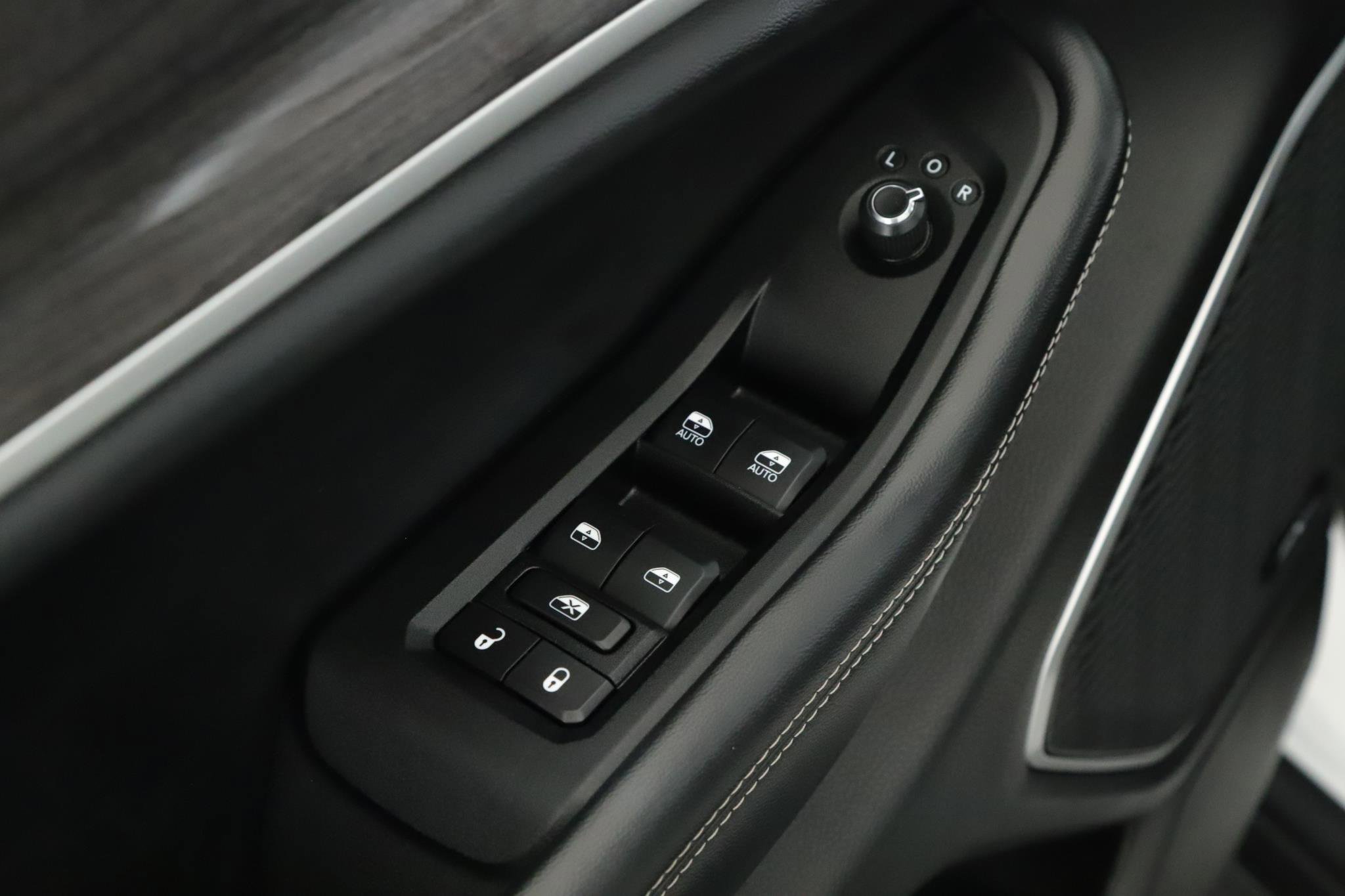 Used 2023 Jeep Grand Cherokee Limited w/ Trailer Tow Prep Group (B) image 7