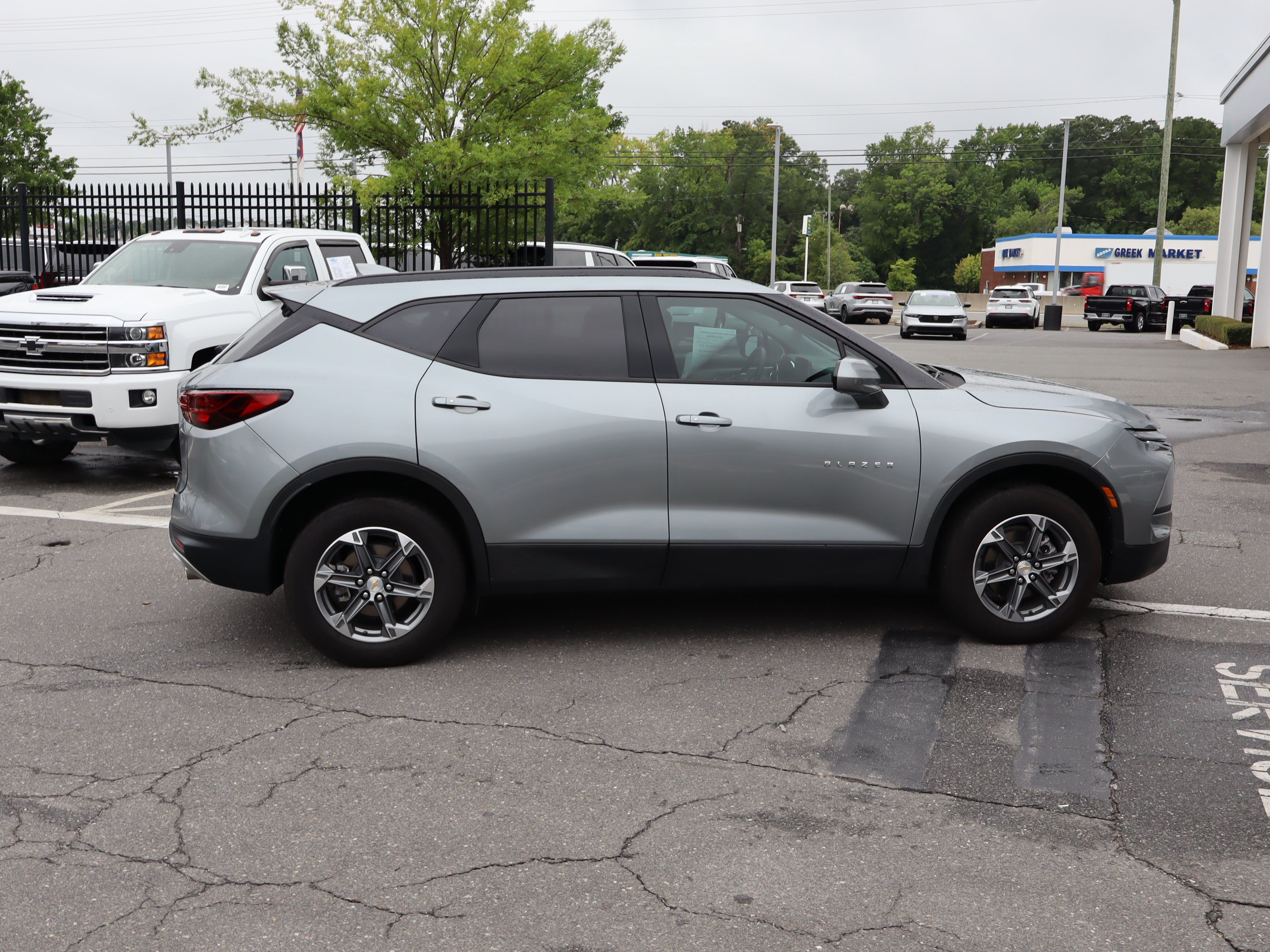 Used 2025 Chevrolet Blazer LT w/ Convenience Package FWD image 22